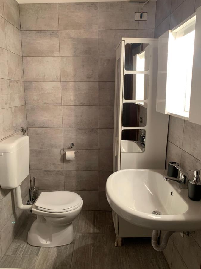 Studio Apartment Una Finestra Su Como Kültér fotó